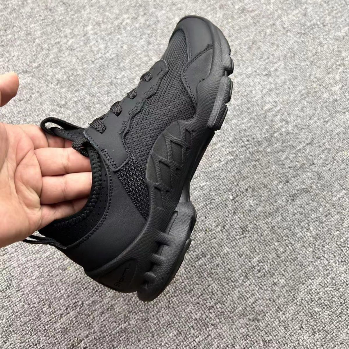 Trendy Luxury Athletic Shoes M - Hunting Outdoor Brands ulasan dan harga